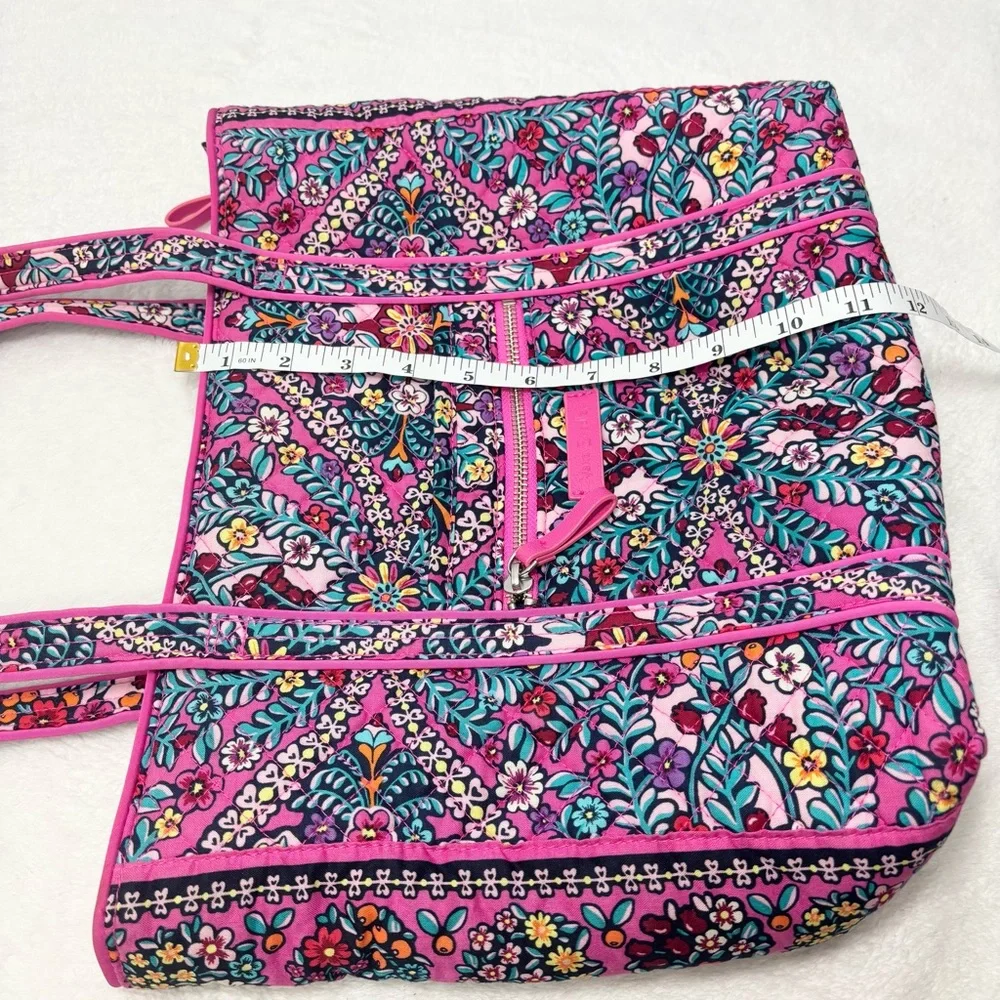 Vera Bradley Pink Iconic Kaleidoscope Rosettes Shoulder Tote Purse,‎ Pockets